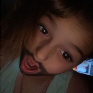 Meet your Posher, Khloe